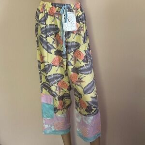 Vintage Surya Capri Pants Batik Tropical Print